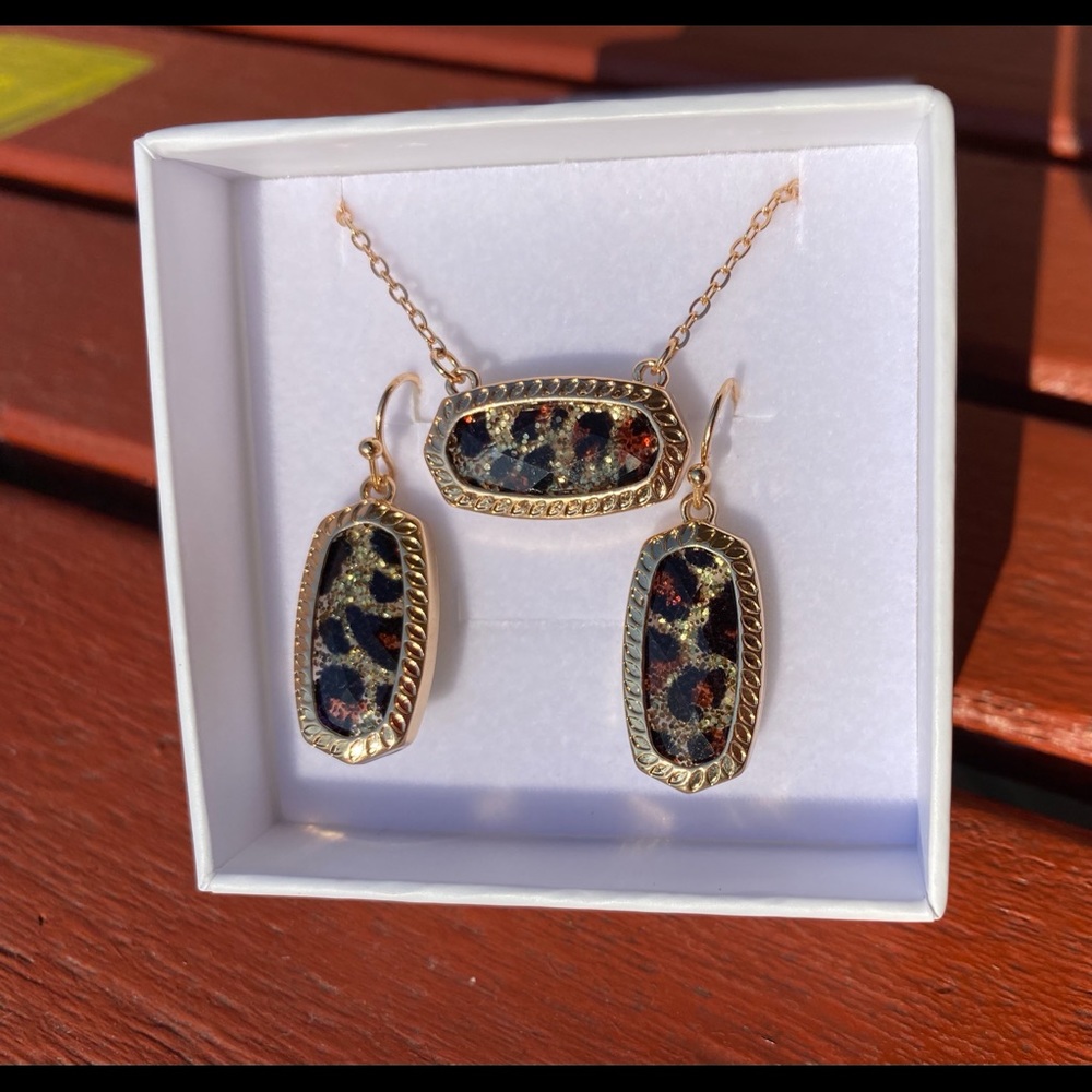 New in box-Necklace/earring set